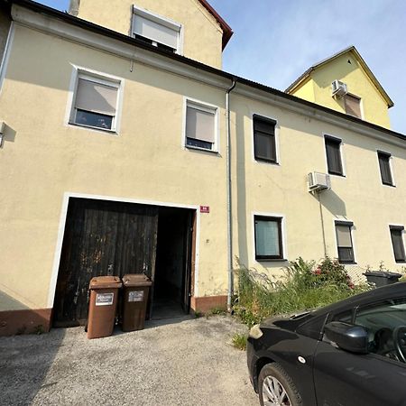 Granny'S Vintage Chic Apartman Maribor Kültér fotó